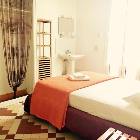 Hotel Le Centre Le Boulou Bagian luar foto