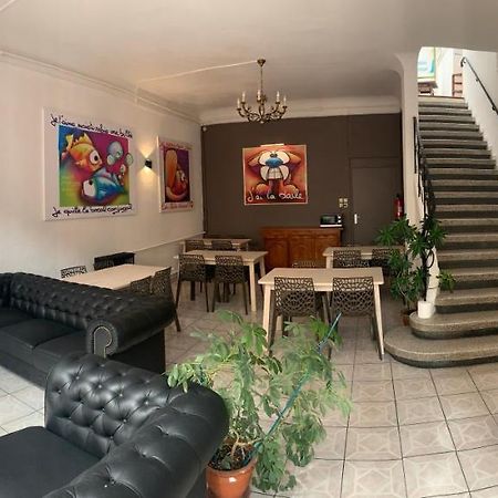 Hotel Le Centre Le Boulou Bagian luar foto