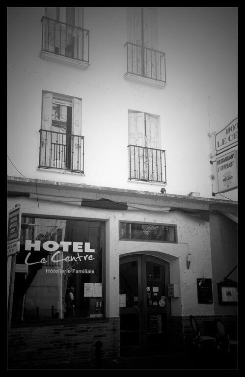 Hotel Le Centre Le Boulou Bagian luar foto
