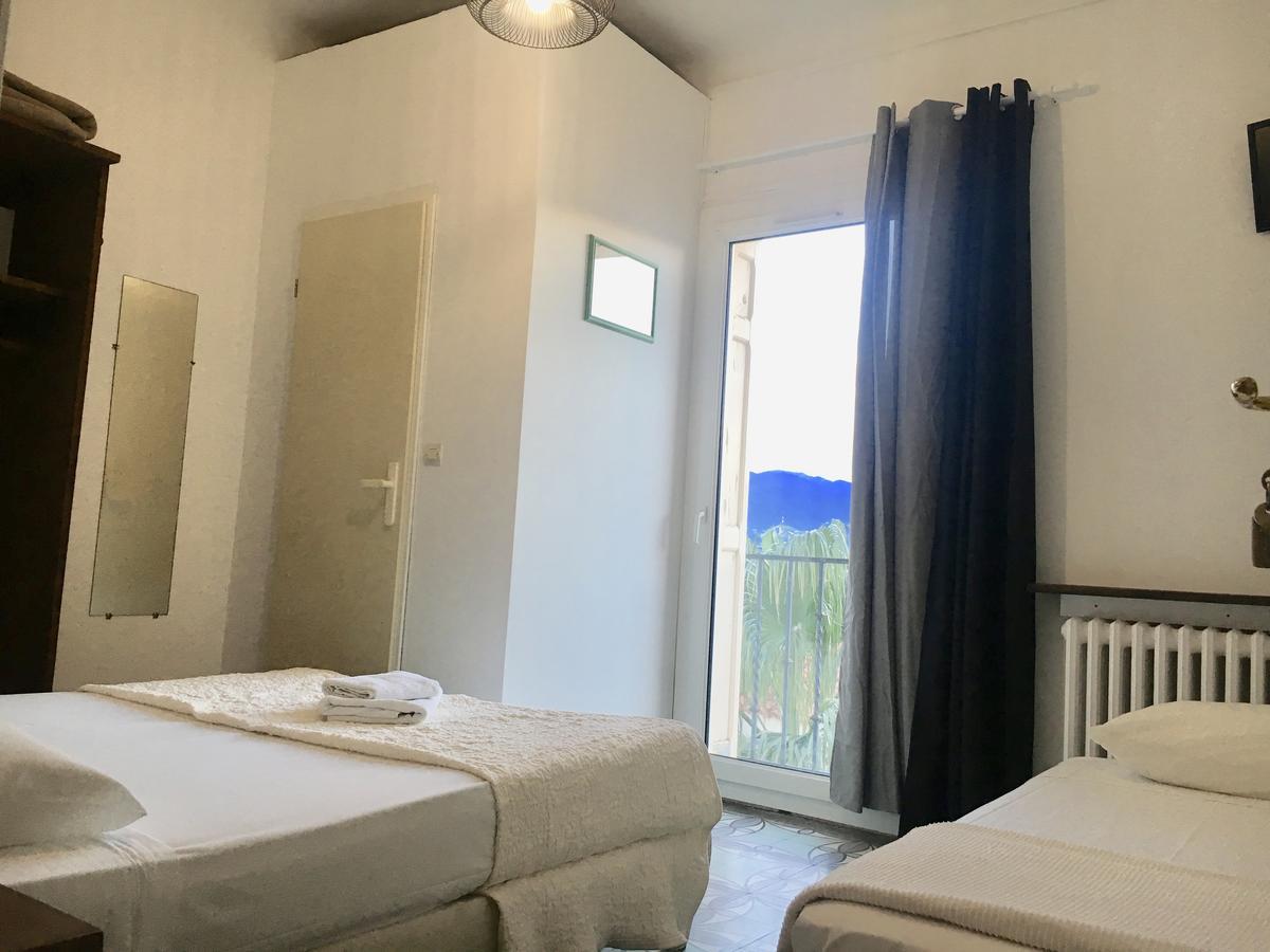 Hotel Le Centre Le Boulou Bagian luar foto