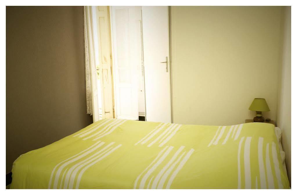 Hotel Le Centre Le Boulou Bagian luar foto