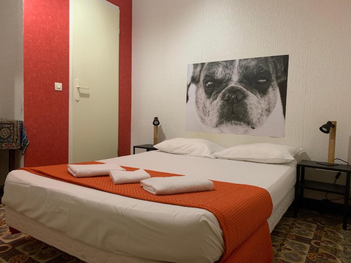 Hotel Le Centre Le Boulou Bagian luar foto